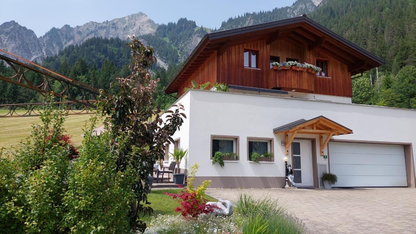 Haus Adrian Apartment Wald am Arlberg Room photo